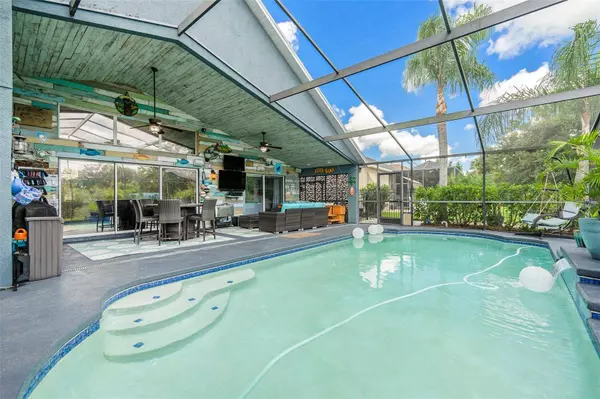 16422 BRIDGEWALK DR, Lithia, FL 33547