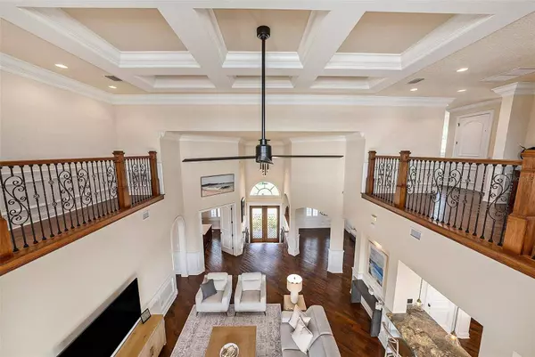 231 MIDWAY IS, Clearwater Beach, FL 33767