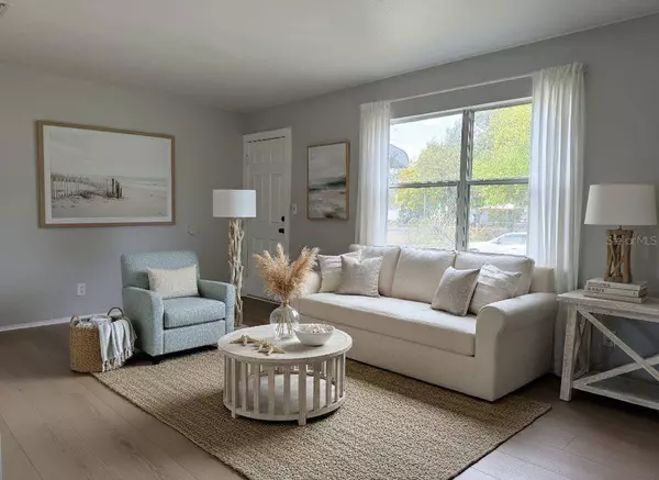 900 40TH ST S, St Petersburg, FL 33711