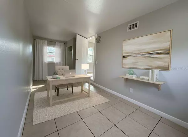 900 40TH ST S, St Petersburg, FL 33711