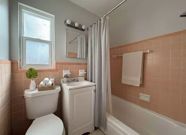 900 40TH ST S, St Petersburg, FL 33711