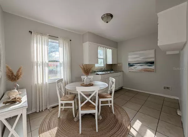 900 40TH ST S, St Petersburg, FL 33711