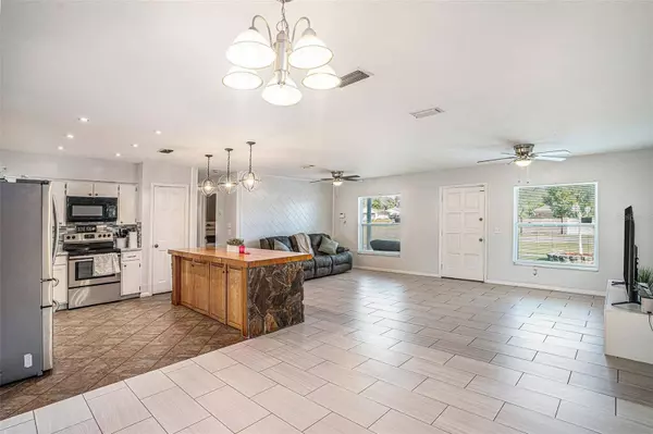 3515 S KINGS AVE, Brandon, FL 33511