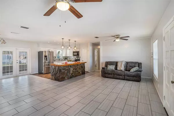 3515 S KINGS AVE, Brandon, FL 33511