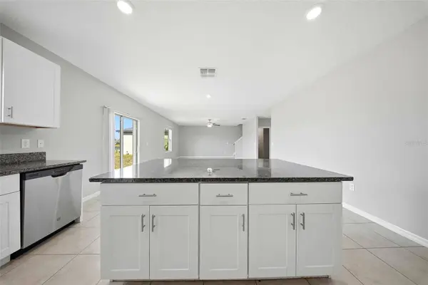 15617 CHARR ISLAND ST, Sun City Center, FL 33573