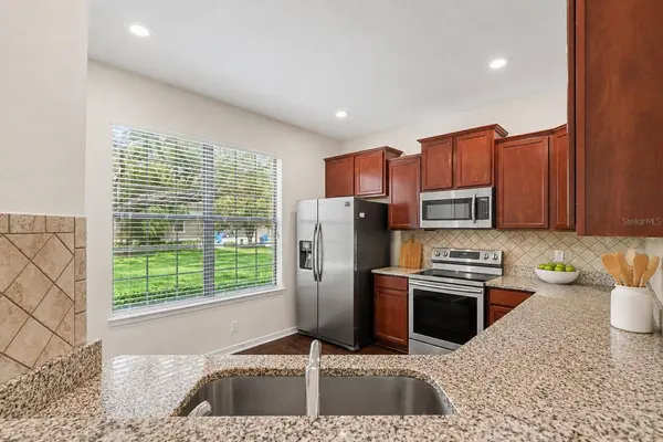 5520 KINGLETHILL DR, Lithia, FL 33547