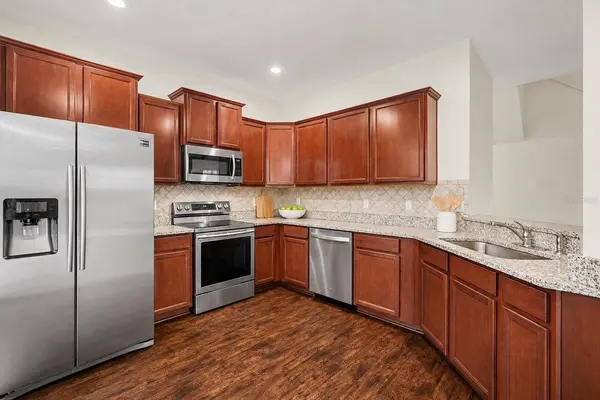 5520 KINGLETHILL DR, Lithia, FL 33547