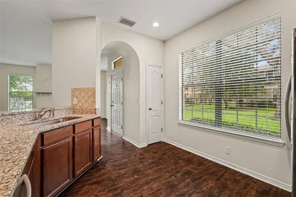 5520 KINGLETHILL DR, Lithia, FL 33547
