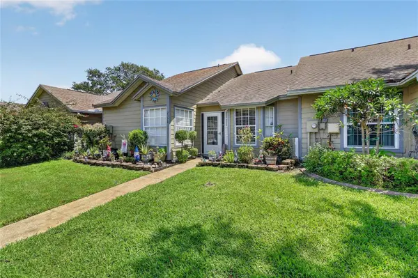 2370 BENTLEY DR, Palm Harbor, FL 34684