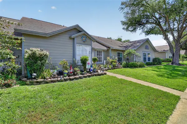 2370 BENTLEY DR, Palm Harbor, FL 34684