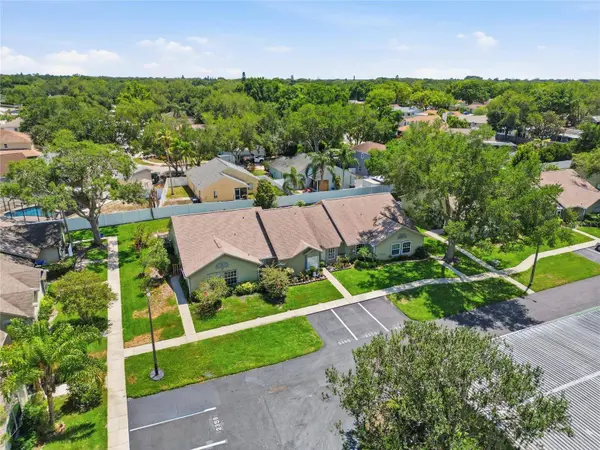 2370 BENTLEY DR, Palm Harbor, FL 34684