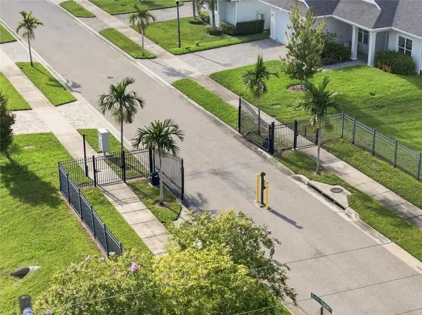 2985 BREEZY MEADOWS DR, Clearwater, FL 33760