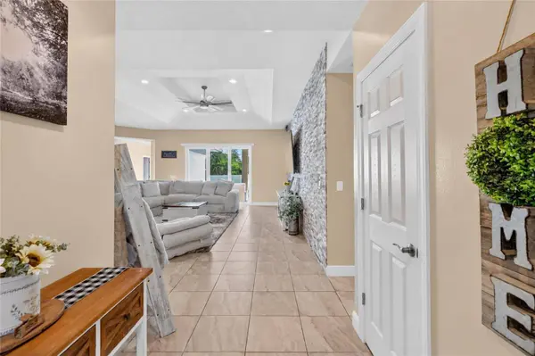 2985 BREEZY MEADOWS DR, Clearwater, FL 33760