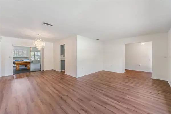 2111 GROVEGLEN LN S, Lakeland, FL 33813