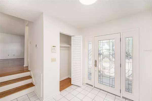 8212 MALVERN CIR, Tampa, FL 33634