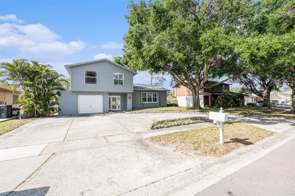 8212 MALVERN CIR, Tampa, FL 33634