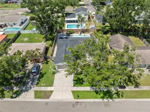 8459 121ST PL, Largo, FL 33773