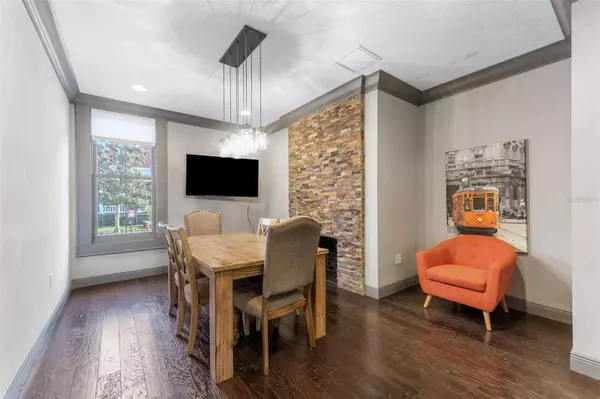 337 S PLANT AVE, Tampa, FL 33606