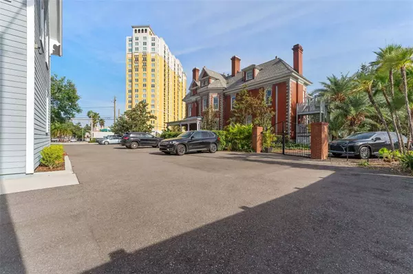 337 S PLANT AVE, Tampa, FL 33606