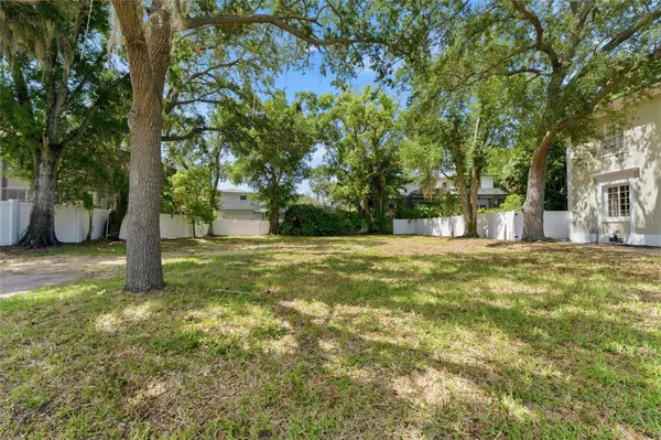 5010 W AZEELE ST, Tampa, FL 33609