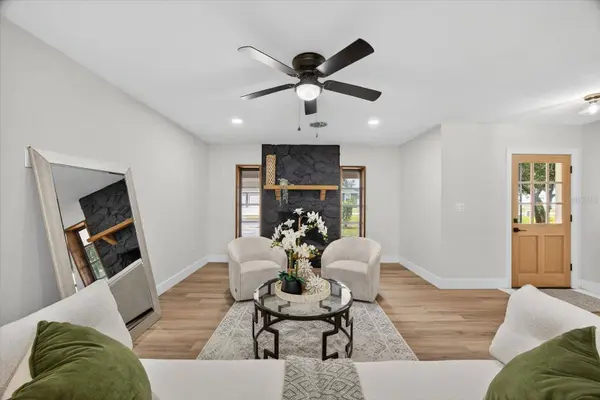 1006 HUMMINGBIRD LN, Brandon, FL 33511