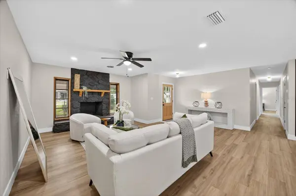 1006 HUMMINGBIRD LN, Brandon, FL 33511