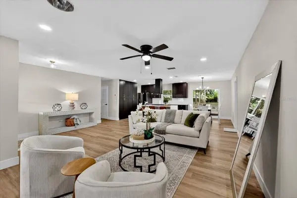 1006 HUMMINGBIRD LN, Brandon, FL 33511