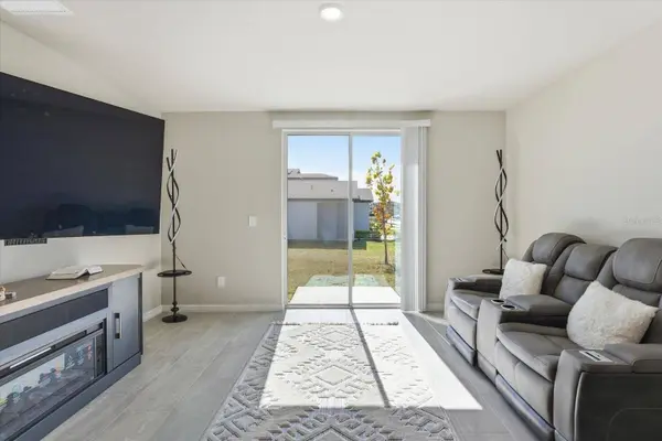 2301 E NEWSOME RD, Plant City, FL 33565