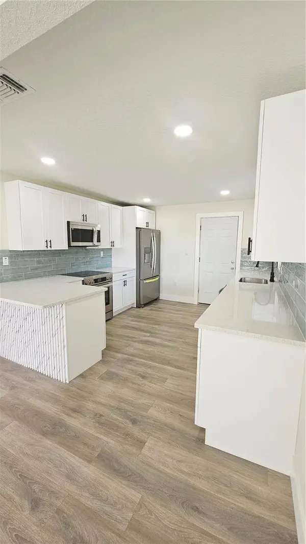 8419 N OLA AVE, Tampa, FL 33604