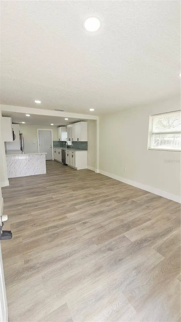 8419 N OLA AVE, Tampa, FL 33604