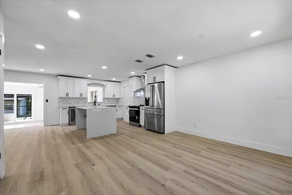 3304 KING RICHARD CT, Seffner, FL 33584