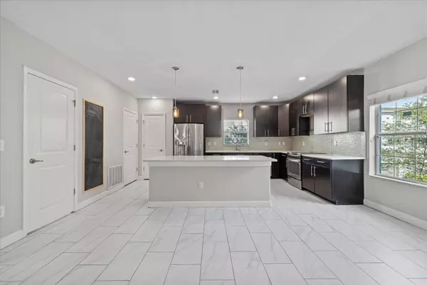 834 N OREGON AVE, Tampa, FL 33606