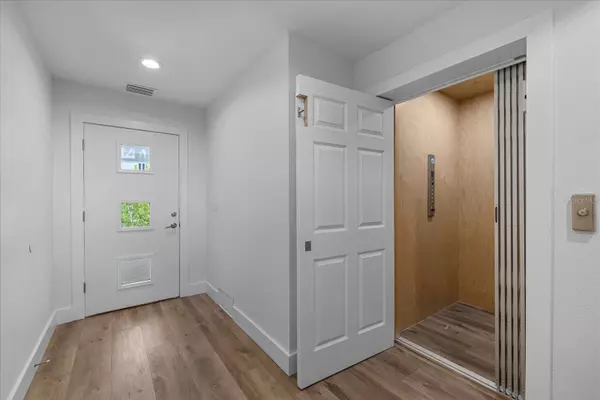 15405 GULF BLVD #B2, St Petersburg, FL 33708