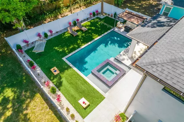 902 W PLYMOUTH ST, Tampa, FL 33603