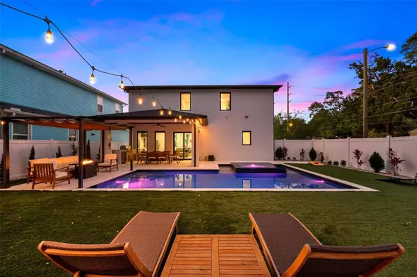 902 W PLYMOUTH ST, Tampa, FL 33603