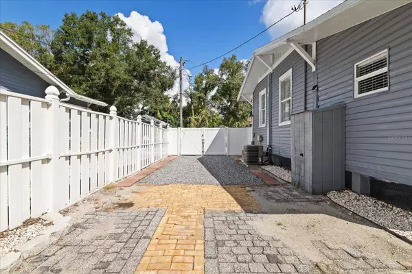 2916 N HIGHLAND AVE, Tampa, FL 33602