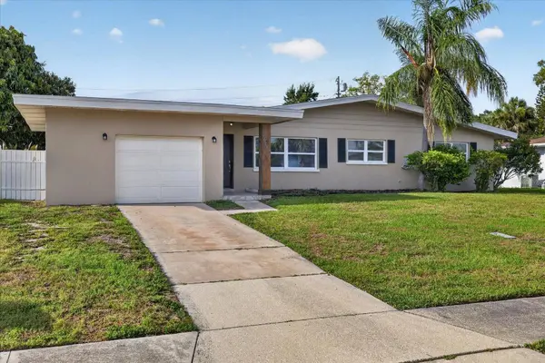 2239 DUNCAN DR, Belleair Bluffs, FL 33770