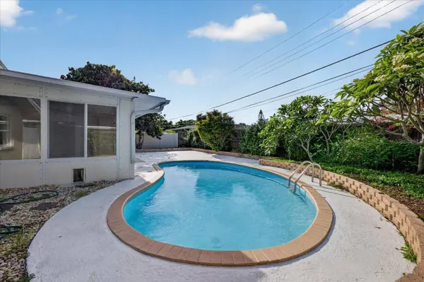 2239 DUNCAN DR, Belleair Bluffs, FL 33770