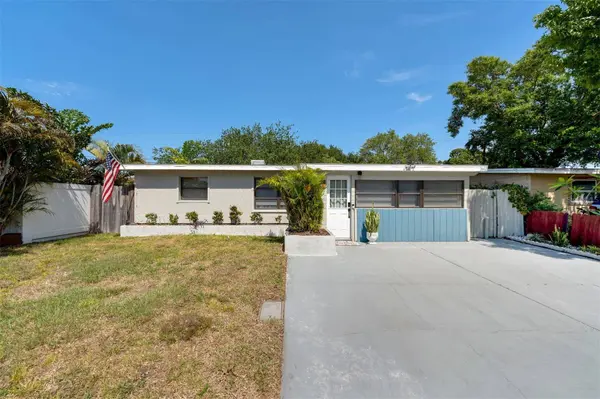 11919 102ND ST, Largo, FL 33773