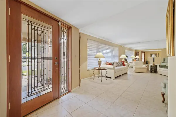 3104 BLUFFS DR, Largo, FL 33770