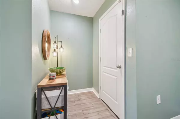 5228 NEW FRIENDSHIP PL, Tampa, FL 33619