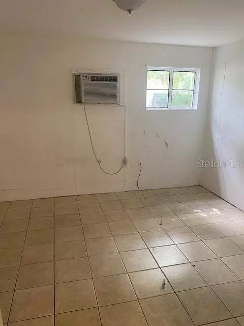 1045 E LAKE PARKER DR #1045, Lakeland, FL 33801