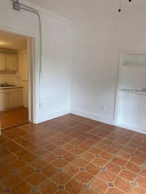 1045 E LAKE PARKER DR #1045, Lakeland, FL 33801