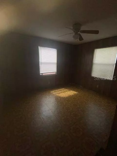 1035 E LAKE PARKER DR #8, Lakeland, FL 33801