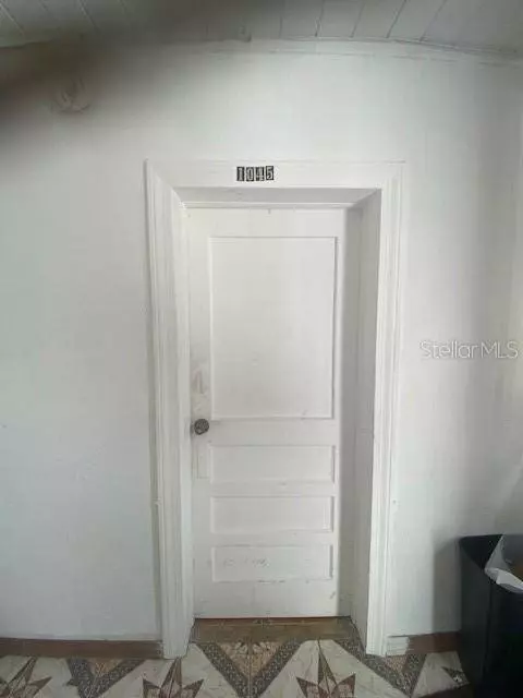 1045 E LAKE PARKER DR #1045, Lakeland, FL 33801