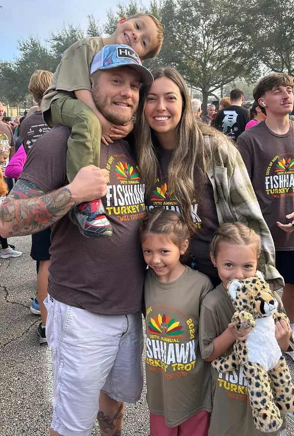  The Tampa Bay Duo Joins the 17th Annual Fishhawk Turkey Trot!