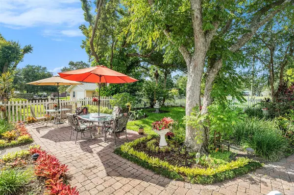 235 OLD WELCOME RD, Lithia, FL 33547