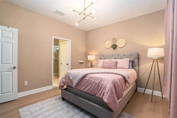 5312 FALLEN LEAF DR, Riverview, FL 33578