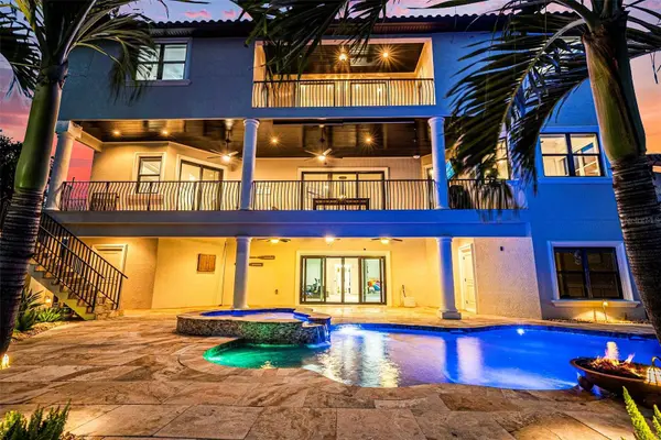 231 MIDWAY IS, Clearwater Beach, FL 33767