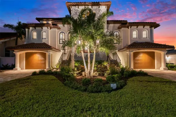 231 MIDWAY IS, Clearwater Beach, FL 33767